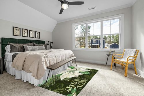 OComster Merry Christmas Rectangle Shape Large Area Rugs - 5 x 8 Feet White Xmas Poinsettia Pine Needle Green Retro - (Non-Woven + Rubber) Low File Floor Mat in Grey Traditional Bedroom with King Bed