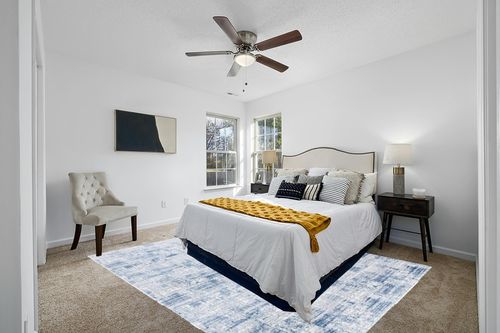 SAFAVIEH Amelia Collection Area Rug - 8' x 10', Navy & Light Grey, Modern Abstract Distressed Design, Non-Shedding & Easy Care, Ideal for High Traffic Areas in Living Room, Bedroom (ALA786N) in White and Yellow Modern Bedroom