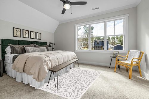 My Texas House by Orian Indoor/Outdoor Lady Bird Area Rug, 5'2" x 7'6", Natural/Grey in Grey Traditional Bedroom with King Bed