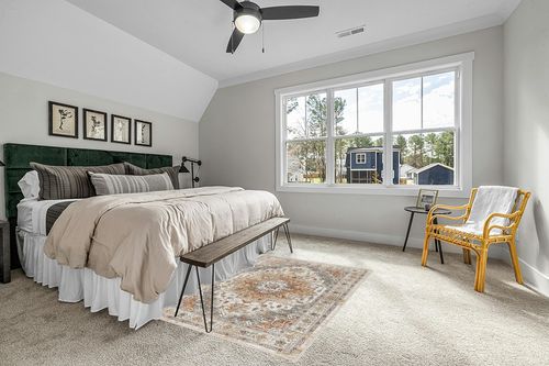 befbee 5x7 Area Rugs for Living Room,Stain Resistant Washable Rug,Non-Slip Backing Rugs for Bedroom,Kitchen,Printed Vintage Home Decor Rug (Turmeric/Grey, 5'x7') in Grey Traditional Bedroom with King Bed