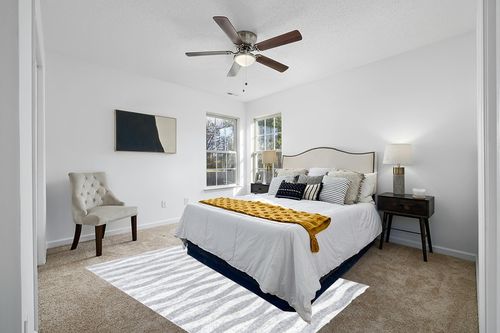 nuLOOM Tristan Contemporary Waves Area Rug, 5' x 8', Grey in White and Yellow Modern Bedroom