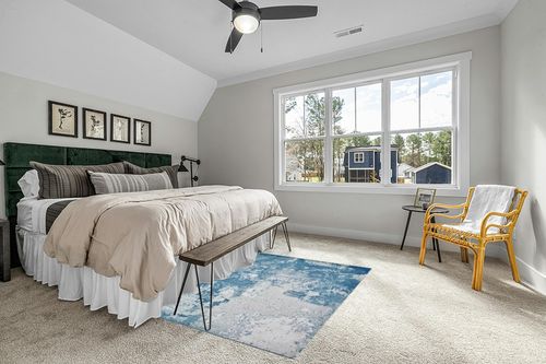 LUXE WEAVERS Abstract Blue 5x7 Area Rug in Grey Traditional Bedroom with King Bed