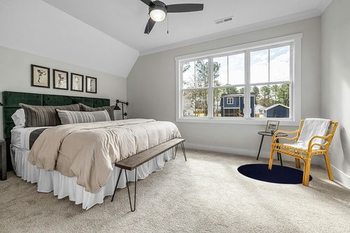 Super Area Rugs Navy Blue Braided Rug Knobby Kitchen Braided Rugs - Washable Area Rug - Extra Durable Faux Jute - Round 4' X 4' in Grey Traditional Bedroom with King Bed
