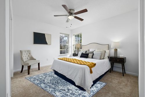Comeet Area Rug 5x8, Living Room Bedroom Rug, Washable Vintage Area Rug Anti Slip Floor Carpet for Dining Room Home Blue/White in White and Yellow Modern Bedroom