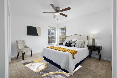 Rugshop Evora Contemporary Modern Circles Area Rug 5' x 7' Yellow in White and Yellow Modern Bedroom