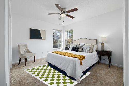 Wonnitar Checkered 5x7 Area Rug,Washable Green Rugs for Living Room,Large Modern Checkerboard Bedroom Rug,Non-Slip Soft Low Pile Stain Resistant Dining Carpet for Nursery Apartment Dorm in White and Yellow Modern Bedroom