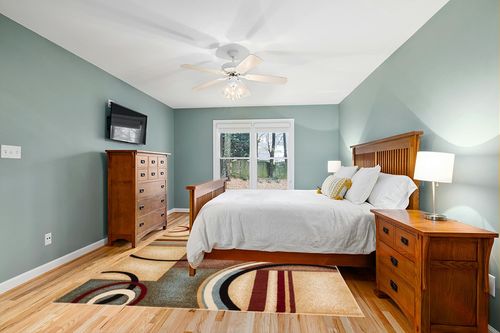 Well Woven Deco Rings Ivory Geometric Modern Casual Area Rug (7'10" x 9'10") Easy to Clean Stain Fade Resistant Shed Free Abstract Contemporary Color Block Boxes Lines Soft Living Dining Room Rug in Teal and Orange Wood Bedroom