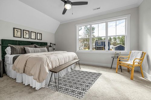 Tabitha BLACK/OFF White Rug Union Rustic Rug Size: Rectangle 5' x 7' in Grey Traditional Bedroom with King Bed