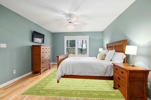 Unique Loom La Jolla Collection Farmhouse, Contemporary, Botanical, Traditional, Vintage Area Rug, 9 x 12 ft, Light Green/Green in Teal and Orange Wood Bedroom