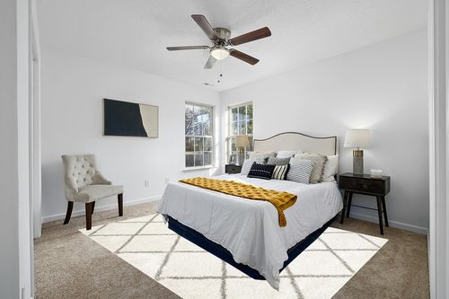SAFAVIEH Hudson Shag Collection Area Rug - 8' x 10', Ivory & Grey, Modern Trellis Design, Non-Shedding & Easy Care, 2-inch Thick Ideal for High Traffic Areas in Living Room, Bedroom (SGH281A) in White and Yellow Modern Bedroom