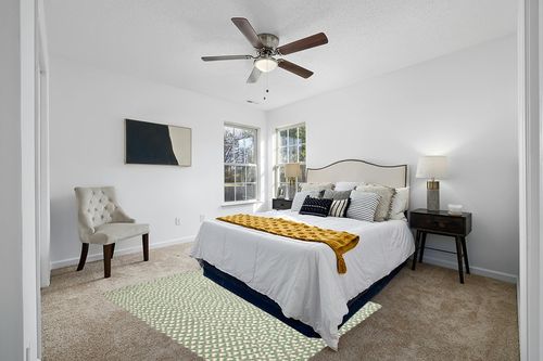 Super Area Rugs Tri-Color Cotton Farmhouse Braided Cotton Rug - Buffalo Check Green,White,Gray 5' x 7' Rectangle in White and Yellow Modern Bedroom