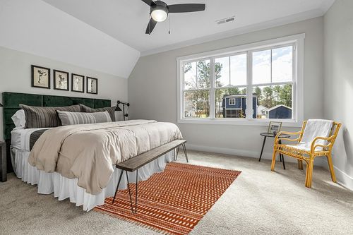 CASAVANI Area Rug 5x8 Kilim Rug Handmade Boho Rug Geometric Rug Red Beige Cotton Area Rug Easy Washable Rug Flatweave Rugs for Small Bedroom Rug Living Room Kitchen Bathroom Laundry Room in Grey Traditional Bedroom with King Bed