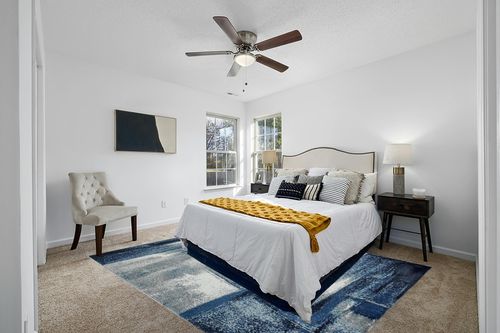 LUXE WEAVERS Contemporary Abstract Navy 8x10 Area Rug in White and Yellow Modern Bedroom