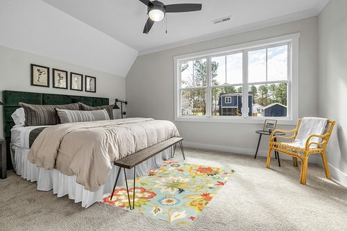 Lahome Machine Washable Floral Living Room Rug - 5x7 Area Rugs for Bedroom Non-Slip Large Low-Plie Kitchen Rug Soft Throw Nursery Kids Room Rug Distressed Indoor Carpet for Dining Room Entryway Office in Grey Traditional Bedroom with King Bed