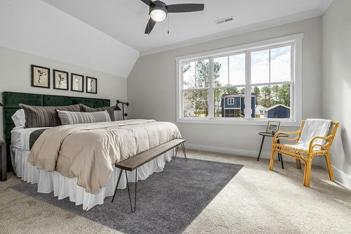 nuLOOM Marleen Contemporary Shag Area Rug, 9x12, Gray in Grey Traditional Bedroom with King Bed