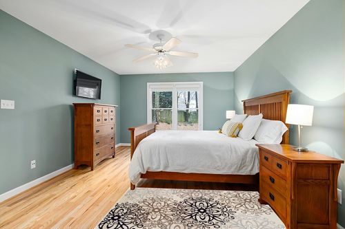 SUPERIOR Area Rugs for Bedroom, Farmhouse, Kitchen, Entryway, Laundry Room | Living Room Decor | Leigh Collection, 4' x 6', Multi-Colord in Teal and Orange Wood Bedroom