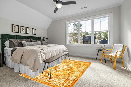 Unique Loom Sofia Collection Area Rug - Salle Garnier (6' 1" x 9' Rectangle, Orange/ Yellow) in Grey Traditional Bedroom with King Bed