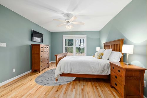 nuLOOM Carolyn Modern Shag Area Rug, 5' x 8' Oval, Dark Grey in Teal and Orange Wood Bedroom