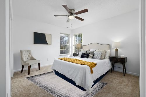 SAFAVIEH Skyler Collection Area Rug - 5'1" x 7'6", Ivory Grey & Black, Modern Design, Ideal for High Traffic Areas in Living Room, Bedroom, Dining (SKY113A-5) in White and Yellow Modern Bedroom