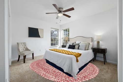 Super Area Rugs Farmhouse Braided Rug Cotton Kitchen Reversible Carpet, Red & White, 8' x 10' Oval in White and Yellow Modern Bedroom