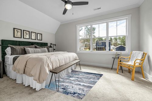 Blue Bohemian Stain Resistant Living Room Area Rug in Grey Traditional Bedroom with King Bed