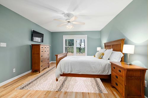Hand Tufted Traditional Wool Area Rugs by Allen Home | Durable | 100% Wool | Living Room, Dining Room, Bedroom, and Entryway Area Rugs | 8’ x 10’ | Antelope Beige in Teal and Orange Wood Bedroom