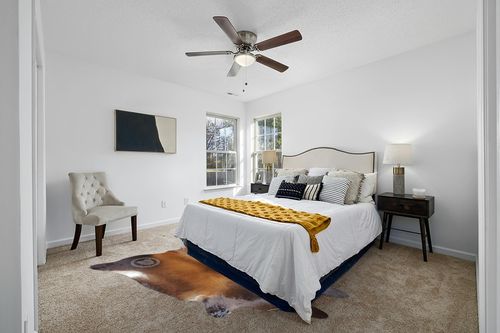Sunshine Cowhides Genuine Mahogany Brown Cowhide Rug - Luxurious Cow Rug for Bedroom, Living Room, and Home Decor Enthusiasts - Masterpiece of Style and Functionality - XL 6x7-8ft (180x240cm) in White and Yellow Modern Bedroom