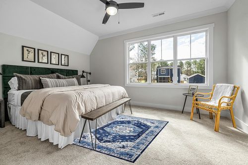 COZYLOOM Ultra-Thin Washable Rug 5x7 Non-Slip Rug Indoor Medallion Distressed Floor Carpet for Living Room Bedroom Oriental Floral Throw Carpet Non-Shedding Foldable Low Pile Floor Cover Blue in Grey Traditional Bedroom with King Bed