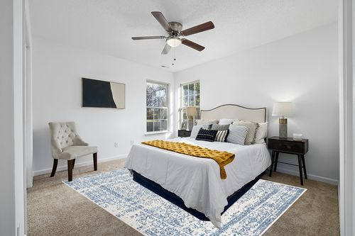 Eyely FMB108A-8 Bohemian Flair Azul Filigree Indoor Area Rug Bohemian;Vintage;Casual;Transitional, Bedroom, Kitchen, Living Room, Easy-Cleaning, Non-Shedding, 8 X 10, Cream/Blue in White and Yellow Modern Bedroom