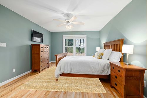 Safavieh Hudson Shag Collection Area Rug - 8' x 10', Gold & Ivory, Modern Abstract Design, Non-Shedding & Easy Care, 2-inch Thick Ideal for High Traffic Areas in Living Room, Bedroom (SGH295D) in Teal and Orange Wood Bedroom
