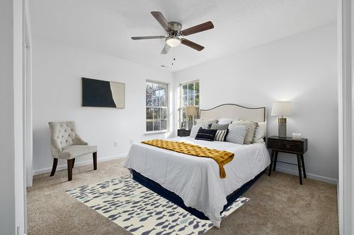 Mossley Cream/Navy/Blue Area Rug Sand & Stable Rug Size: Rectangle 5'3" x 7' in White and Yellow Modern Bedroom