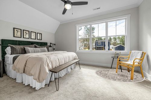 nuLOOM Becca Traditional Tiled Area Rug, 6' Round, Beige in Grey Traditional Bedroom with King Bed