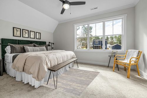 Nourison Essentials Indoor/Outdoor Solid Abstract Grey/Beige 5' x 7' Area Rug, Easy Cleaning, Non Shedding, Bed Room, Living Room, Dining Room, Backyard, Deck, Patio (5x7) in Grey Traditional Bedroom with King Bed
