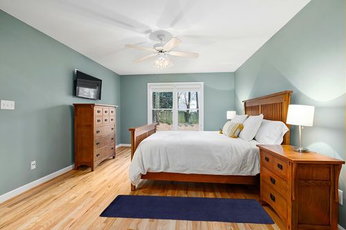 Ultra Soft Faux Living Room Rug in Teal and Orange Wood Bedroom