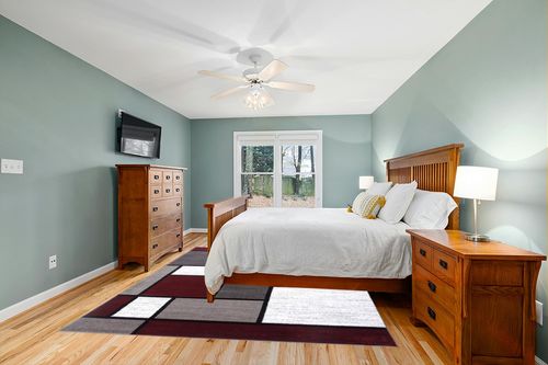 Rugshop Contemporary Modern Boxes Area Rug 7' 10" X 10' 2" Red in Teal and Orange Wood Bedroom