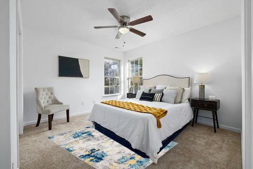 Rugshop Sky Collection Transitional Abstract Area Rug 5' x 7' Cream in White and Yellow Modern Bedroom