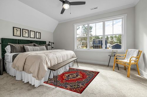 Area Rug,Machine Washable Vintage Rug,Perfect Non-Slip Floor Carpet for Home Decor,Floor Decoration,5'x7'Rug in Grey Traditional Bedroom with King Bed
