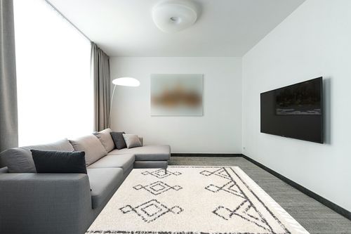 nuLOOM Mackie Moroccan Tasseled Shag Area Rug, 8x10, Off-white in Modern Living Room with Grey Couch