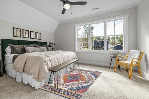 Blue/Multi Bohemian FLAIR Boho Vintage Traditional Non Slip Rug in Grey Traditional Bedroom with King Bed