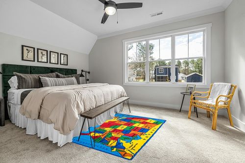 Kids Rug USA Map Area Rug 5x7 (Approx : 4'11" X 6' 10") Non Slip Gel Backing in Grey Traditional Bedroom with King Bed
