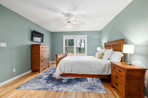 Eyely PDM403D-8 Modern Rosalia Cottage Medallion Indoor Area Rug Bohemian;Traditional;Vintage, Bedroom, Kitchen, Living Room, Easy-Cleaning, Non-Shedding, 8 X 10, Navy/Ivory in Teal and Orange Wood Bedroom