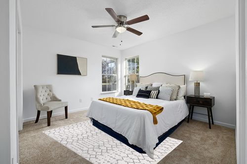 ‎Cream/Gray ‎Bohemian ‎Non shedding, Stain Resistant, Pet friendly ‎Area Rug in White and Yellow Modern Bedroom