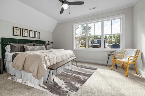 Blue Art Deco Stain Resistant Kitchen, Dining Room Area Rug in Grey Traditional Bedroom with King Bed