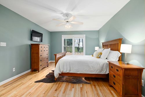 Tomtom Cowhides Brindle Dark Cowhide Rug 100% Natural Leather Rugs 7' x '6 in Teal and Orange Wood Bedroom