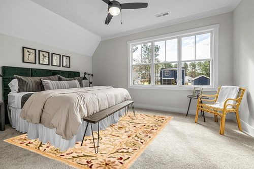 SAFAVIEH Antiquity Collection Area Rug - 8'3" x 11', Ivory, Handmade Traditional Oriental Wool, Ideal for High Traffic Areas in Living Room, Bedroom (AT14A) in Grey Traditional Bedroom with King Bed
