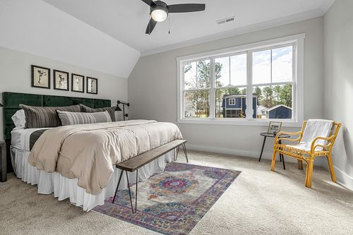 Leick Home 596114 Oryn Vintage Multicolor Medallion Boho Chic Living Room Bedroom Area Rug Rectangle 5'3" x 7'7" in Grey Traditional Bedroom with King Bed