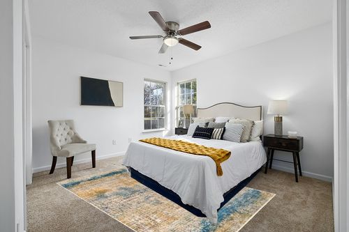 Unique Loom Deepa Collection Area Rug - Whane (Rectangular 6' 0" x 8' 9", Blue Ivory/ Yellow) in White and Yellow Modern Bedroom
