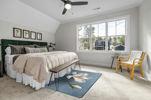 DNOVING Area Rug 5x7ft Large Non Slip Rubber Backed Fluffy Rug for Bedroom, Stain Resistant Decor for Living Room, Office, Dining Room Elegant White Magnolia Design in Grey Traditional Bedroom with King Bed