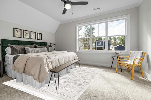 nuLOOM Ansley Moroccan Lattice Tassel Area Rug, 7' 10" x 10' 10", Beige in Grey Traditional Bedroom with King Bed