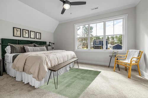 Unique Loom Studio Solid Shag Collection Urban Modern Super Soft & Plush Area Rug, 5 ft x 8 ft, Sage Green in Grey Traditional Bedroom with King Bed
